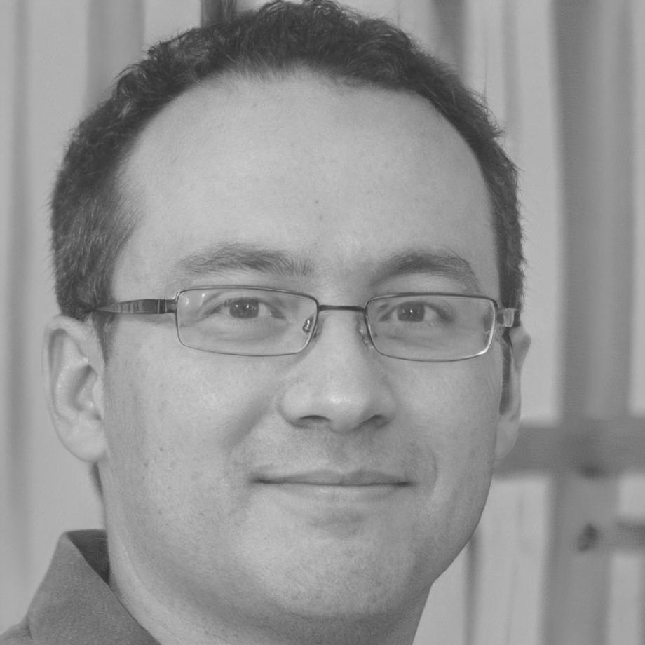 Dr. Marcus Steinberg - Senior Finanzanalyst mit 15 Jahren Branchenerfahrung